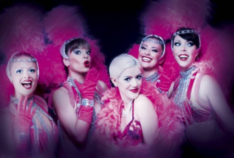 Agence évènementielle pour organisation de soirée de gala thème Cabaret en Gironde à Bordeaux centre avec une compagnie de cabaret professionnelle